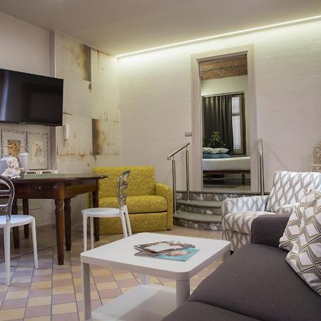 Appartamento Vacanze / Holiday Flat Farfalle&Rossobarbera Montegrosso dʼAsti Exterior foto